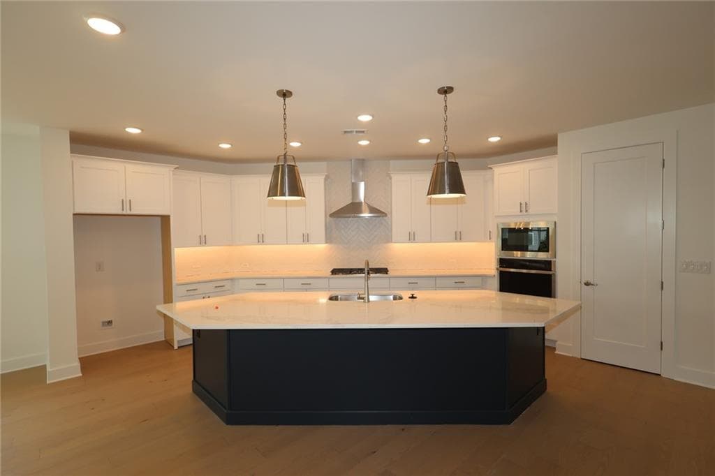 3 bedroom, 2 bathroom, 2,301 sq ft single family residence under contract at 259 Strawberry Lane, Woodstock, GA 30189 — photo 4