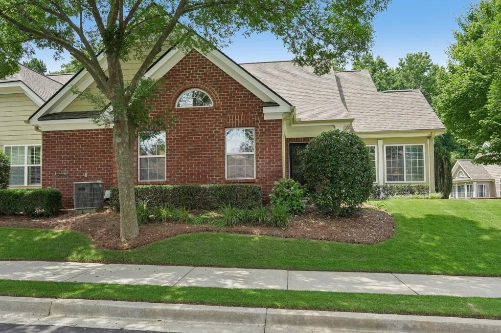2102 Sweet Apple Circle, Alpharetta, GA 30004 — most recent listing photo
