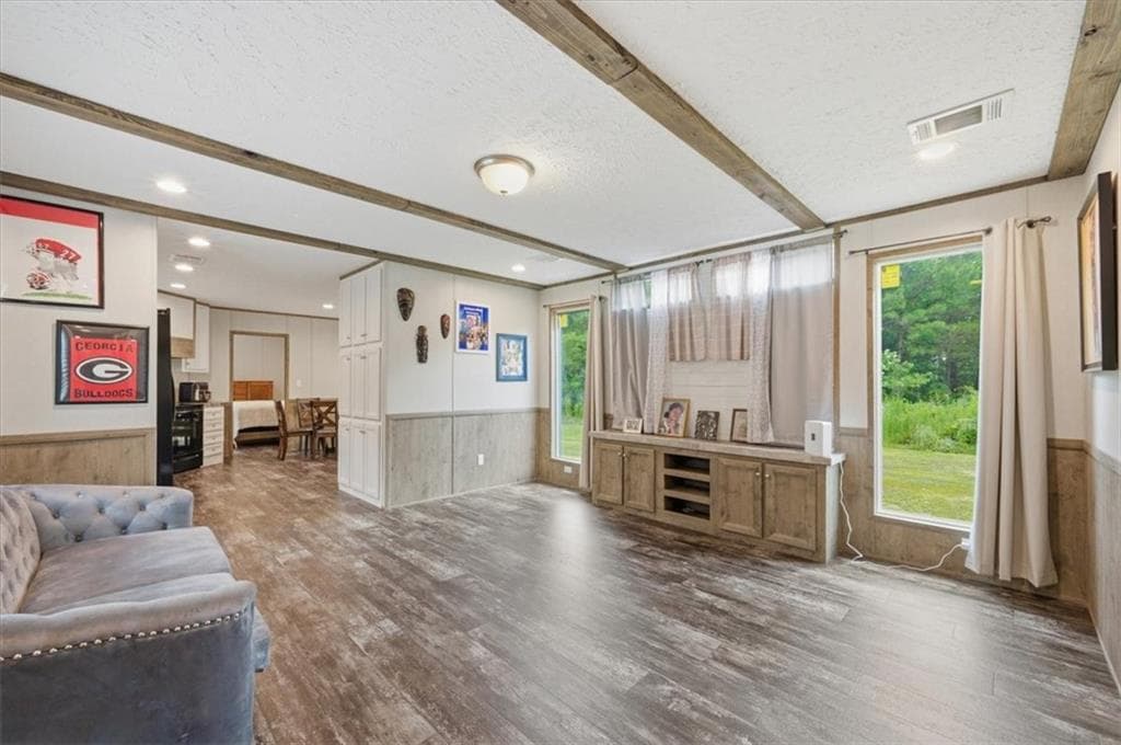 3 bedroom, 2 bathroom, 1,216 sq ft single family residence for sale at 2720 John Wells Road, Hinesville, GA 31313 — photo 5