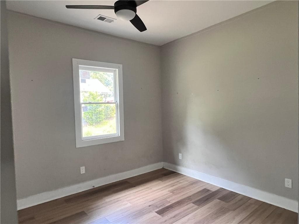 4 bedroom, 3 bathroom, 1,800 sq ft single family residence under contract at 957 Metropolitan Parkway, Atlanta, GA 30310 — photo 5