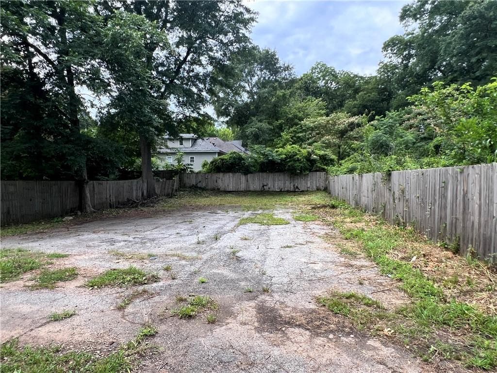 4 bedroom, 3 bathroom, 1,800 sq ft single family residence under contract at 957 Metropolitan Parkway, Atlanta, GA 30310 — photo 7