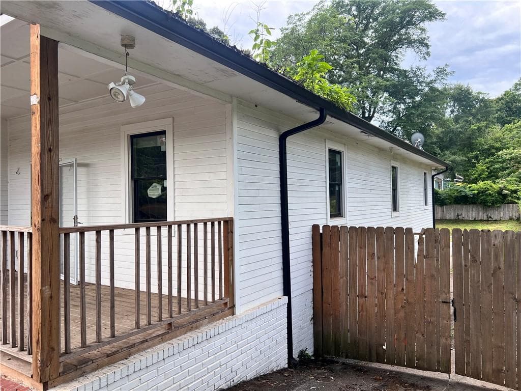 4 bedroom, 3 bathroom, 1,800 sq ft single family residence under contract at 957 Metropolitan Parkway, Atlanta, GA 30310 — photo 9