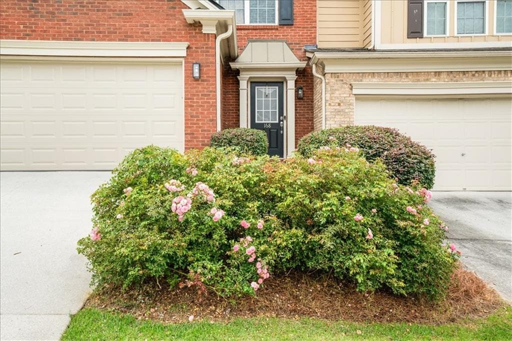 3 bedroom, 3 bathroom, 1,832 sq ft townhouse under contract at 5800 Oakdale Road 168, Mableton, GA 30126 — photo 2