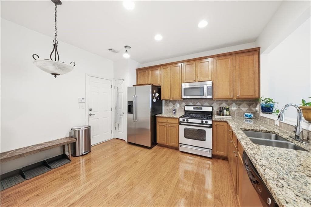 3 bedroom, 3 bathroom, 1,832 sq ft townhouse under contract at 5800 Oakdale Road 168, Mableton, GA 30126 — photo 9