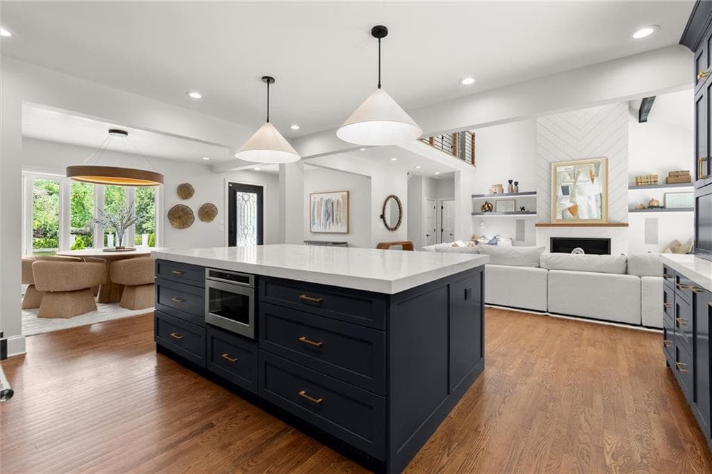 5 bedroom, 5 bathroom, 4,450 sq ft single family residence under contract at 4562 Columns Drive, Marietta, GA 30067 — photo 8