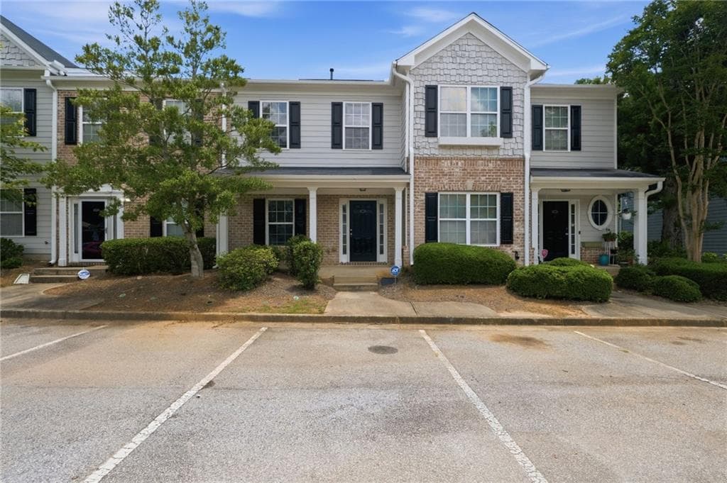 2 bedroom, 3 bathroom, 2,028 sq ft townhouse for sale at 585 Mcwilliams Road 2702, Atlanta, GA 30315