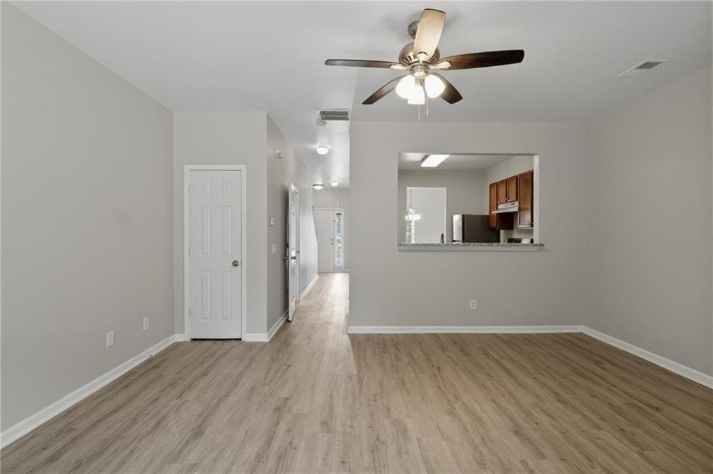 2 bedroom, 3 bathroom, 2,028 sq ft townhouse for sale at 585 Mcwilliams Road 2702, Atlanta, GA 30315 — photo 3