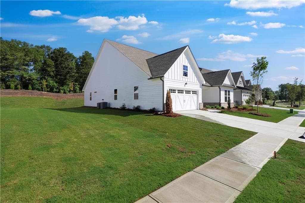 4 bedroom, 4 bathroom, 3,157 sq ft single family residence for sale at 8 Unicoi Trail, Sharpsburg, GA 30277 — photo 3