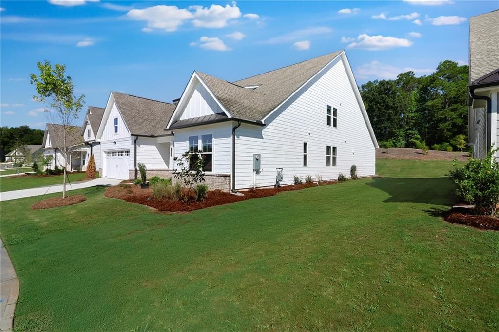 4 bedroom, 4 bathroom, 3,157 sq ft single family residence for sale at 8 Unicoi Trail, Sharpsburg, GA 30277 — photo 4