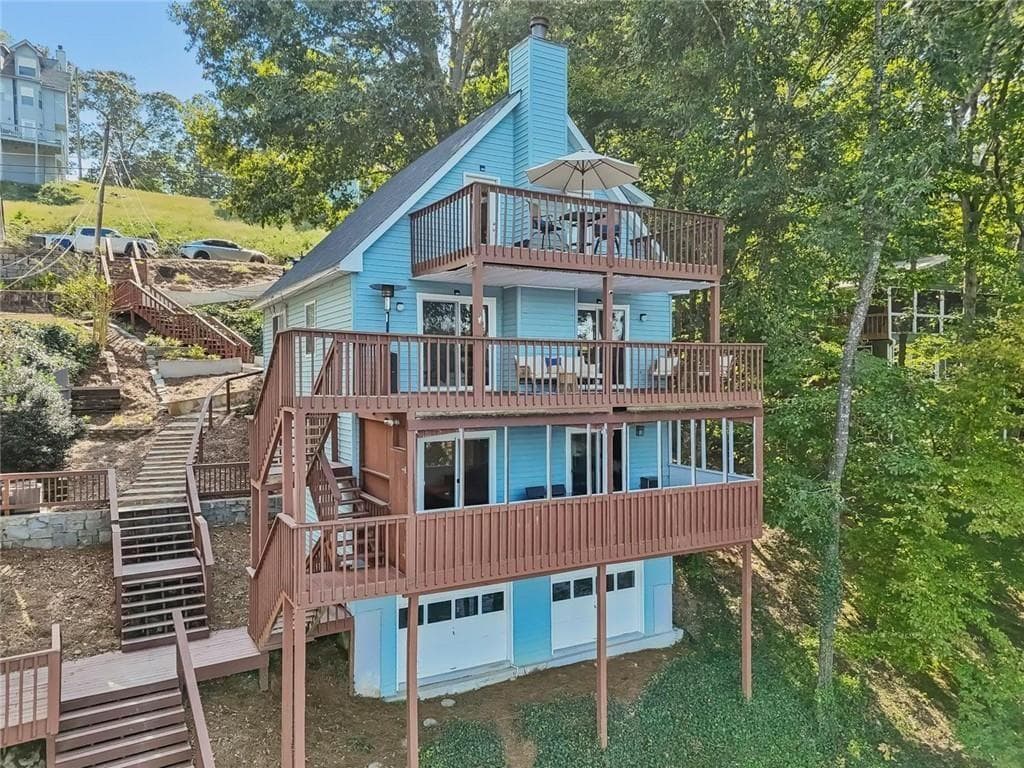 3 bedroom, 3 bathroom, 2,700 sq ft single family residence for sale at 8470 Lake Drive, Snellville, GA 30039 — photo 2