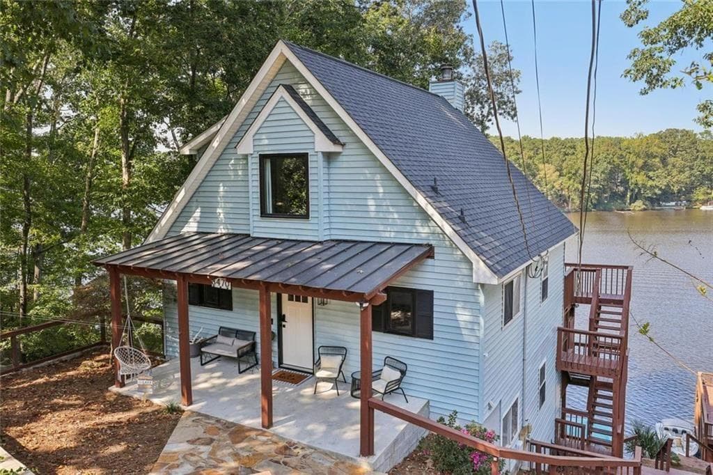 3 bedroom, 3 bathroom, 2,700 sq ft single family residence for sale at 8470 Lake Drive, Snellville, GA 30039 — photo 4