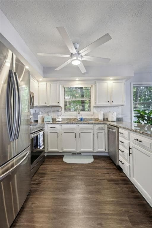 3 bedroom, 3 bathroom, 2,700 sq ft single family residence for sale at 8470 Lake Drive, Snellville, GA 30039 — photo 8