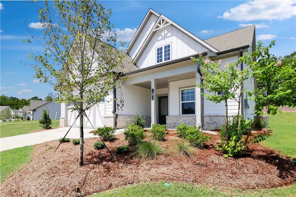 3 bedroom, 3 bathroom, 2,909 sq ft single family residence sold at 4 Unicoi Trail, Sharpsburg, GA 30277