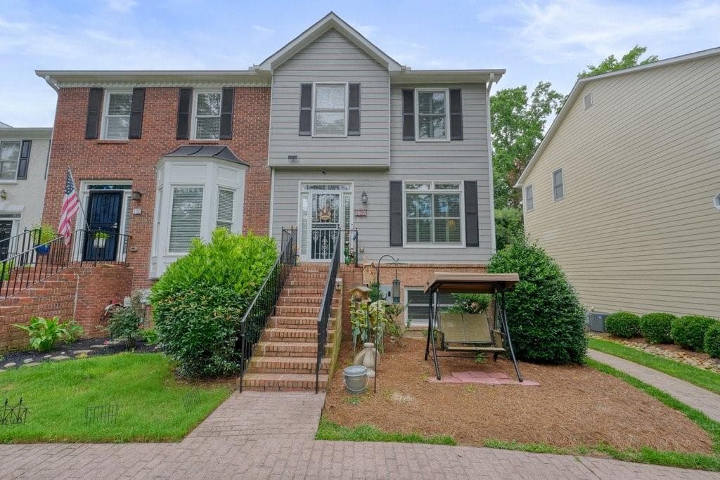 3 bedroom, 4 bathroom, 1,794 sq ft townhouse sold at 260 Manning Road 131, Marietta, GA 30064