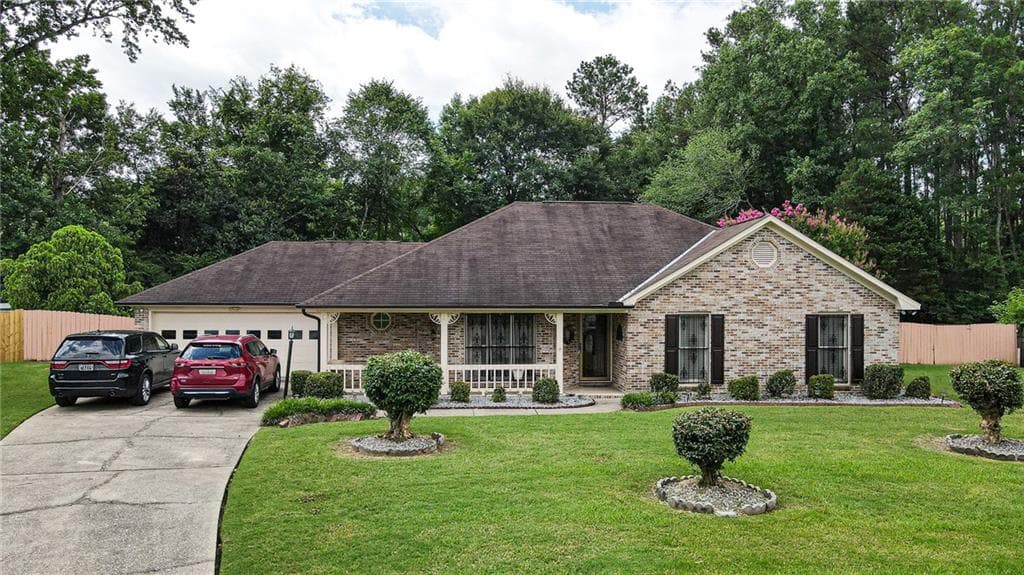 3 bedroom, 2 bathroom, 1,675 sq ft single family residence for sale at 4624 Deerfield Drive, Columbus, GA 31907