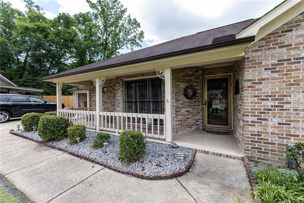 3 bedroom, 2 bathroom, 1,675 sq ft single family residence for sale at 4624 Deerfield Drive, Columbus, GA 31907 — photo 5