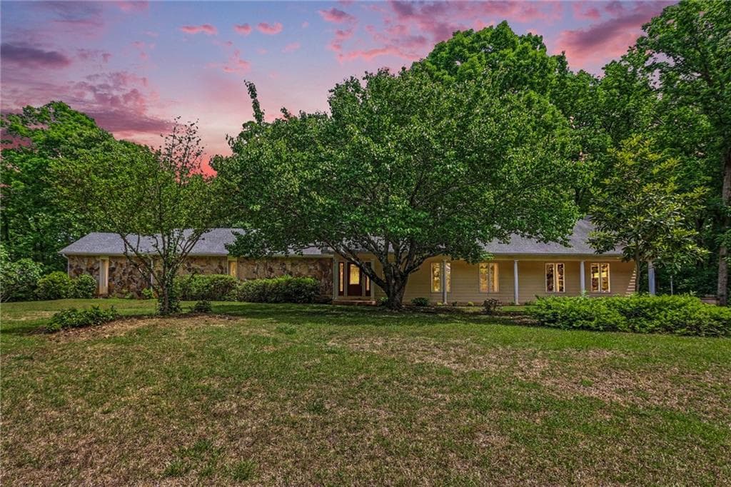 3 bedroom, 3 bathroom, 4,393 sq ft single family residence for sale at 9270 Riverclub Parkway, Johns Creek, GA 30097 — photo 7