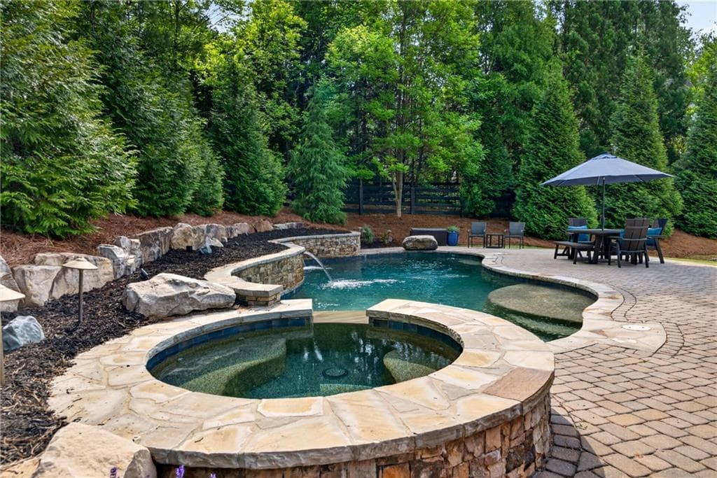 6 bedroom, 6 bathroom, 6,611 sq ft single family residence for sale at 130 Providence Oaks Pointe, Milton, GA 30004 — photo 4