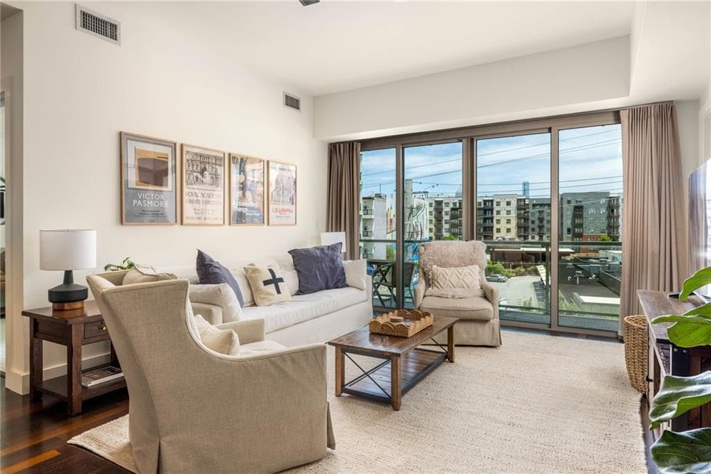 2 bedroom, 2 bathroom, 1,231 sq ft condominium for sale at 1100 Howell Mill Road 310, Atlanta, GA 30318 — photo 1 of 33