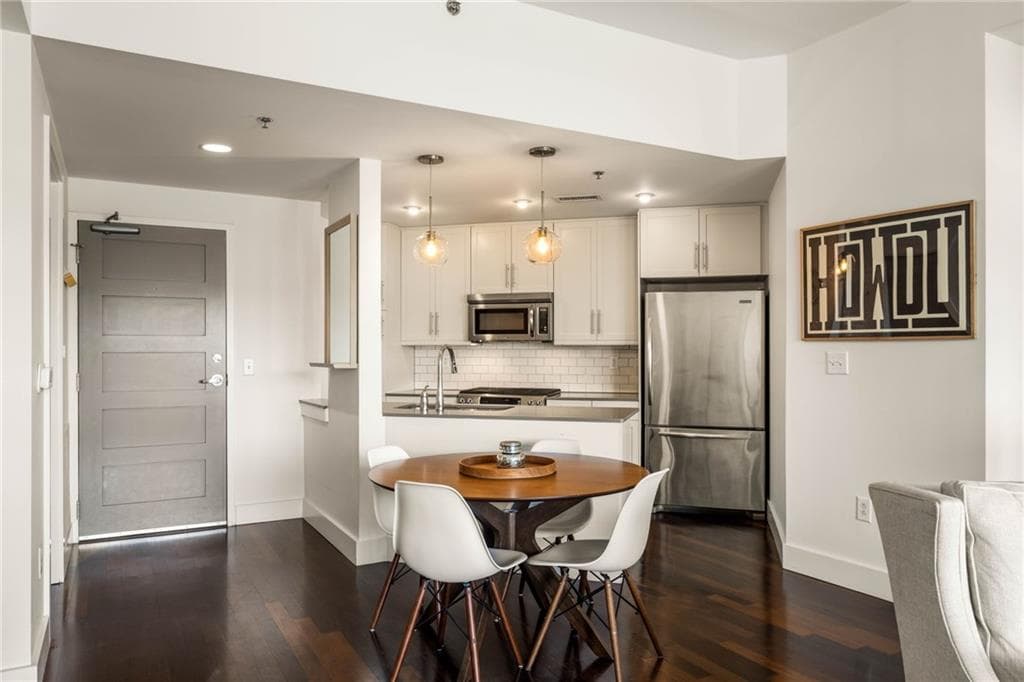 2 bedroom, 2 bathroom, 1,231 sq ft condominium for sale at 1100 Howell Mill Road 310, Atlanta, GA 30318 — photo 9