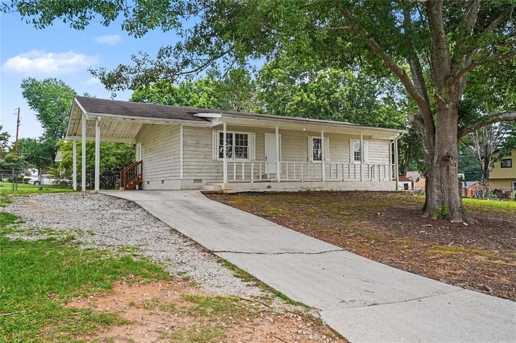 3 bedroom, 2 bathroom, 1,196 sq ft single family residence for sale at 1394 Almand Creek Drive, Conyers, GA 30094 — photo 1 of 25