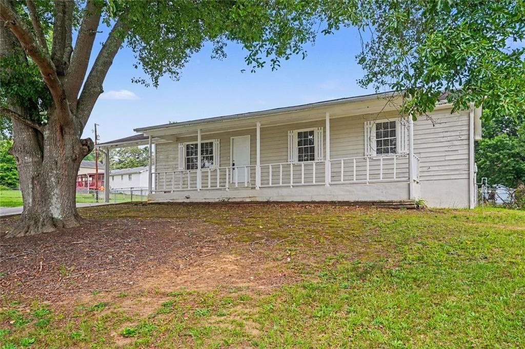 3 bedroom, 2 bathroom, 1,196 sq ft single family residence for sale at 1394 Almand Creek Drive, Conyers, GA 30094 — photo 2