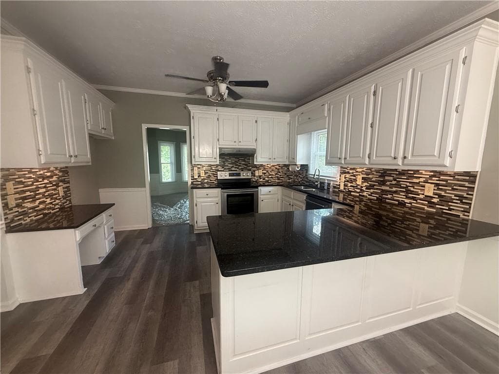 4 bedroom, 3 bathroom, 2,726 sq ft single family residence for sale at 2031 Lakewood Circle, Grayson, GA 30017 — photo 9