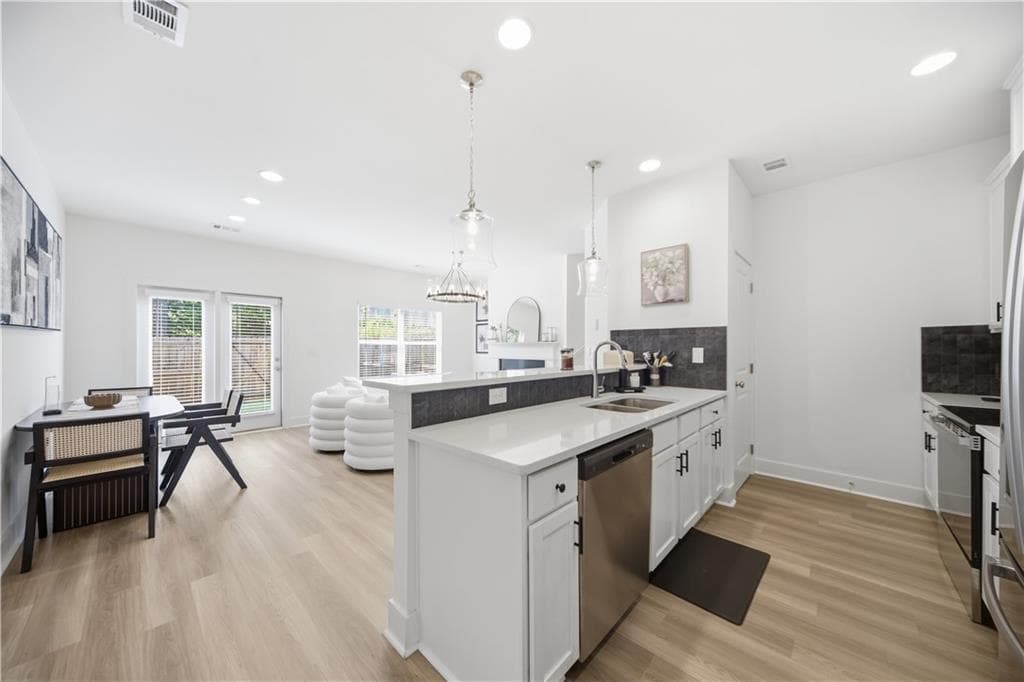 3 bedroom, 3 bathroom, 1,524 sq ft townhouse for sale at 2360 Rex Drive, Lithonia, GA 30058 — photo 8