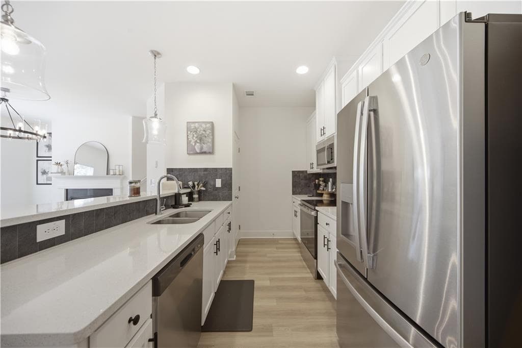 3 bedroom, 3 bathroom, 1,524 sq ft townhouse for sale at 2360 Rex Drive, Lithonia, GA 30058 — photo 7
