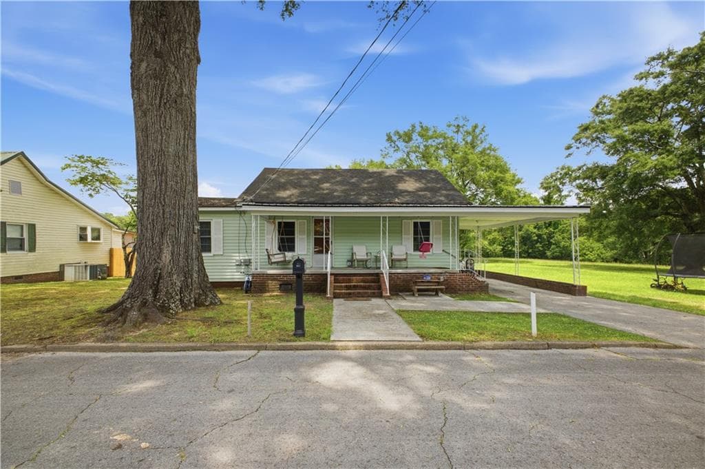 3 bedroom, 1 bathroom, 1,325 sq ft single family residence for sale at 223 Seventh Street, Trion, GA 30753 — photo 4