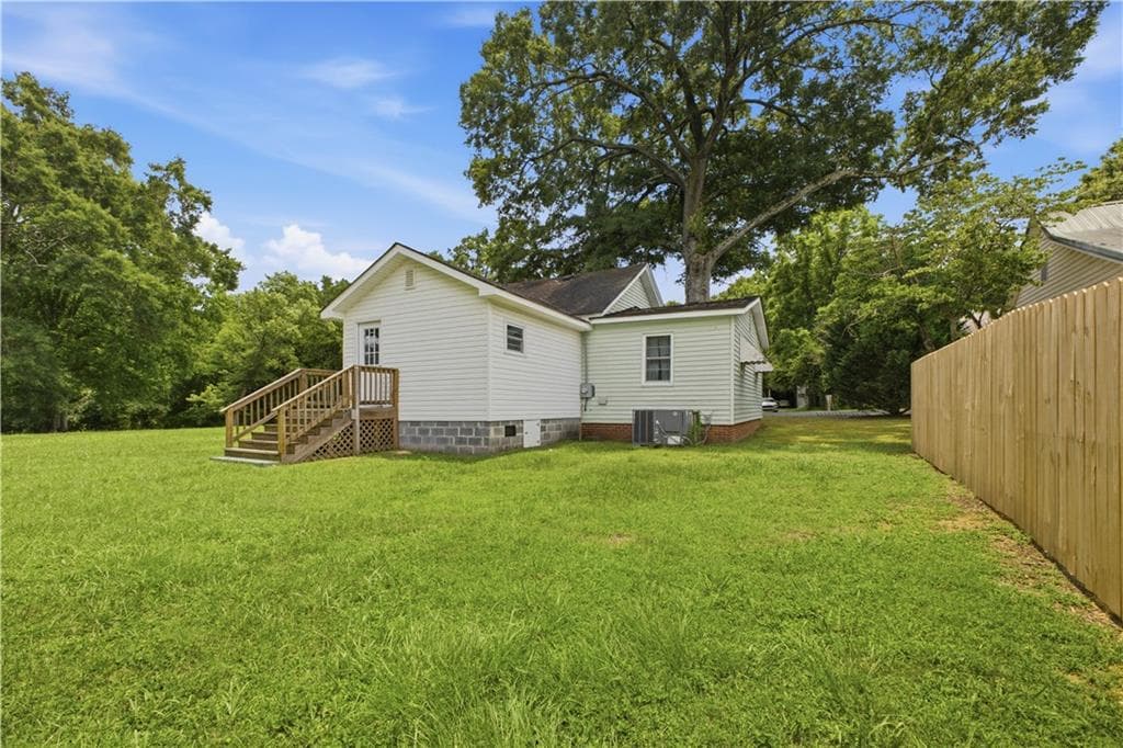 3 bedroom, 1 bathroom, 1,325 sq ft single family residence for sale at 223 Seventh Street, Trion, GA 30753 — photo 8