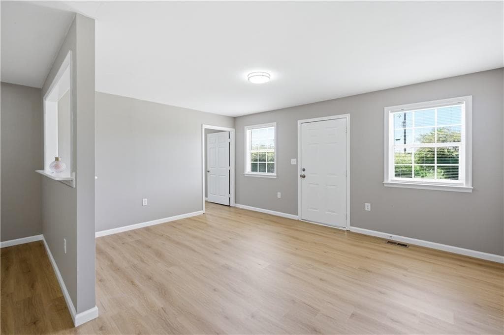 2 bedroom, 2 bathroom, 1,092 sq ft single family residence under contract at 894 Lakeview Drive, Nicholson, GA 30565 — photo 5