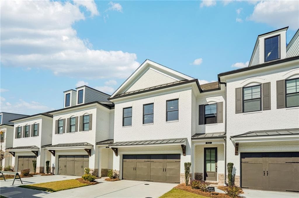 3 bedroom, 3 bathroom, 2,030 sq ft townhouse under contract at 4316 Burton Bend Way 147, Buford, GA 30518