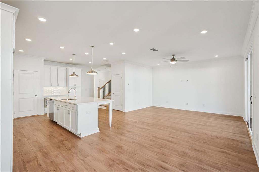 3 bedroom, 3 bathroom, 2,030 sq ft townhouse under contract at 4316 Burton Bend Way 147, Buford, GA 30518 — photo 3