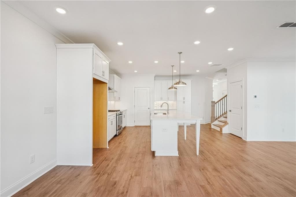 3 bedroom, 3 bathroom, 2,030 sq ft townhouse under contract at 4316 Burton Bend Way 147, Buford, GA 30518 — photo 4