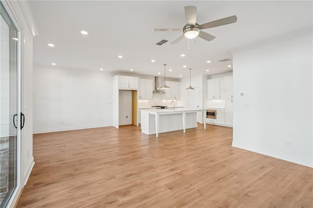 3 bedroom, 3 bathroom, 2,030 sq ft townhouse under contract at 4316 Burton Bend Way 147, Buford, GA 30518 — photo 7