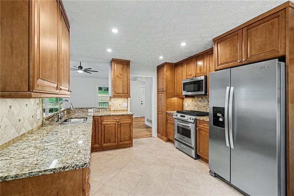 3 bedroom, 2 bathroom, 2,352 sq ft single family residence for sale at 1037 Atherton Lane, Woodstock, GA 30189 — photo 7