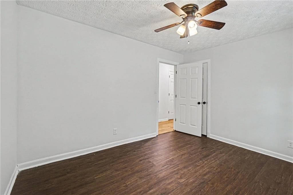3 bedroom, 2 bathroom, 2,352 sq ft single family residence for sale at 1037 Atherton Lane, Woodstock, GA 30189 — photo 10