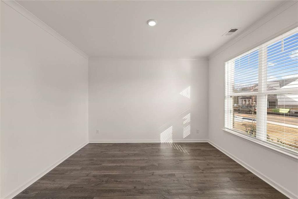5 bedroom, 3 bathroom, 2,614 sq ft single family residence for sale at 3078 Champions Way, Loganville, GA 30052 — photo 3
