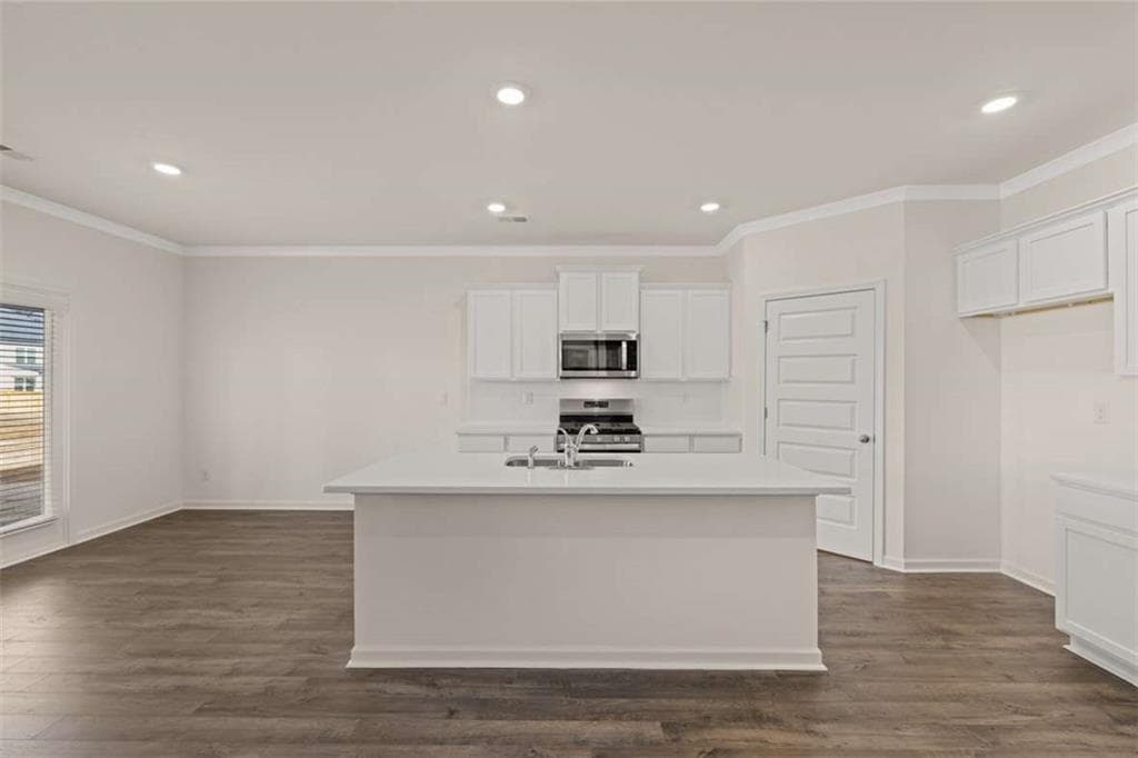5 bedroom, 3 bathroom, 2,614 sq ft single family residence for sale at 3078 Champions Way, Loganville, GA 30052 — photo 6