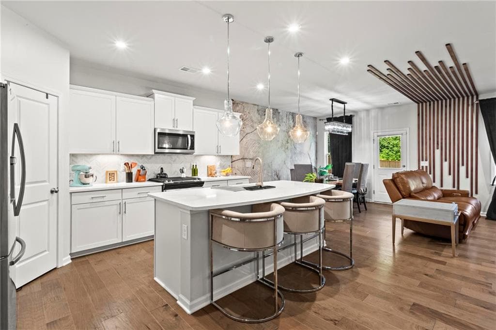 4 bedroom, 3 bathroom, 2,676 sq ft single family residence under contract at 113 Poppy Street, Mcdonough, GA 30253 — photo 6