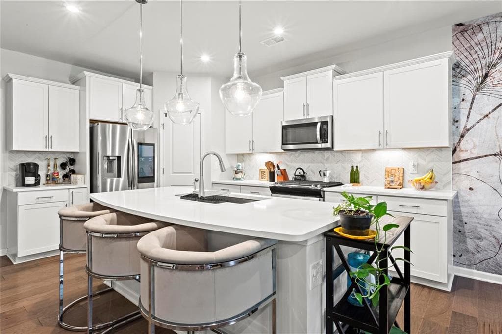 4 bedroom, 3 bathroom, 2,676 sq ft single family residence under contract at 113 Poppy Street, Mcdonough, GA 30253 — photo 8