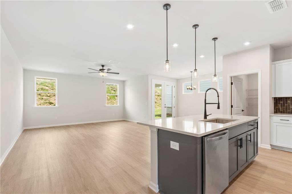 3 bedroom, 2 bathroom, 1,947 sq ft single family residence for sale at 3565 Arrow Root Circle, Loganville, GA 30052 — photo 7