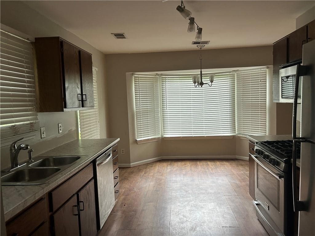 3 bedroom, 3 bathroom, 1,532 sq ft single family residence under contract at 1890 Westminister Way, Conyers, GA 30012 — photo 10