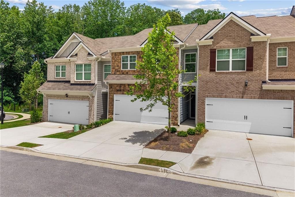 3 bedroom, 3 bathroom, 1,965 sq ft townhouse for rent at 3341 Greyton Drive, Buford, GA 30519 for $2,400 a month — photo 3