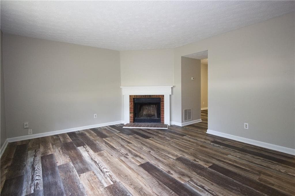 2 bedroom, 3 bathroom, 1,160 sq ft duplex for rent at 460 Downing Street, Lawrenceville, GA 30046 for $1,650 a month — photo 2