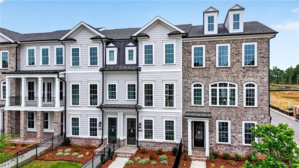 3 bedroom, 4 bathroom, 2,264 sq ft townhouse under contract at 1522 Westend Way 323, Cumming, GA 30041 — photo 2