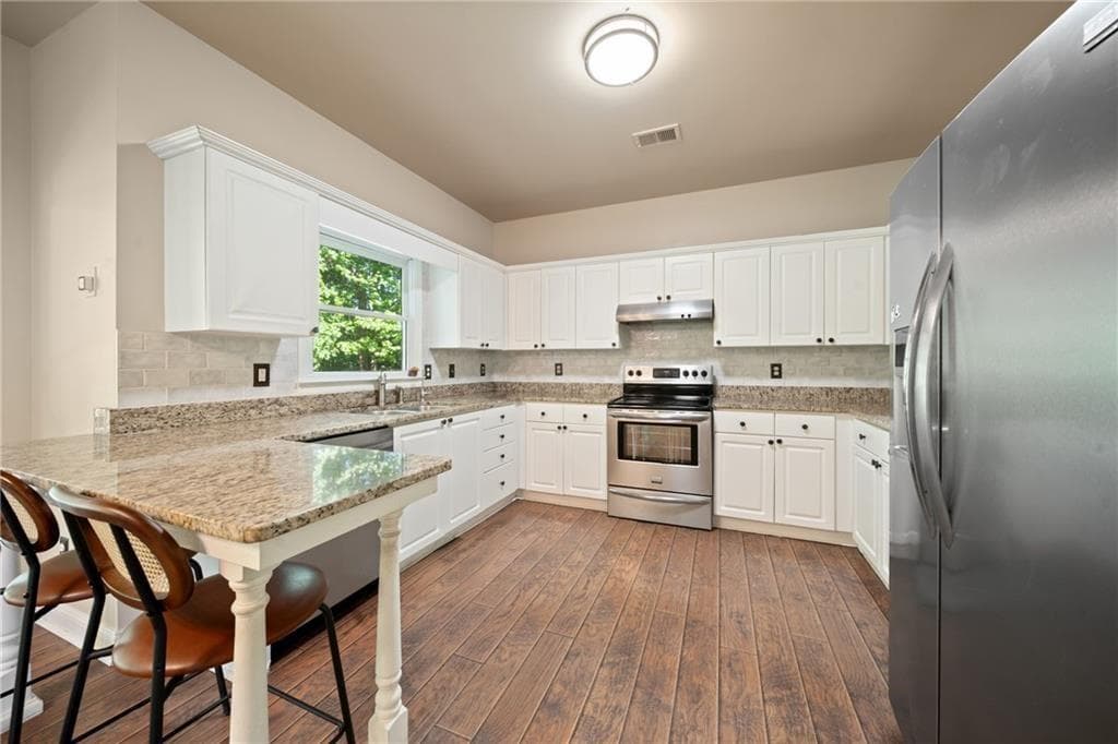 3 bedroom, 3 bathroom, 2,147 sq ft single family residence for sale at 3115 Ivey Oaks Lane, Roswell, GA 30076 — photo 10