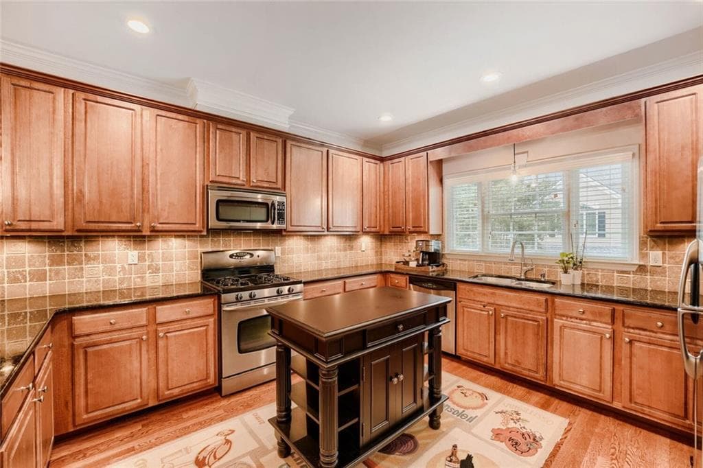 3 bedroom, 4 bathroom, 2,754 sq ft townhouse for sale at 3260 Tomeh Way, Tucker, GA 30084 — photo 2