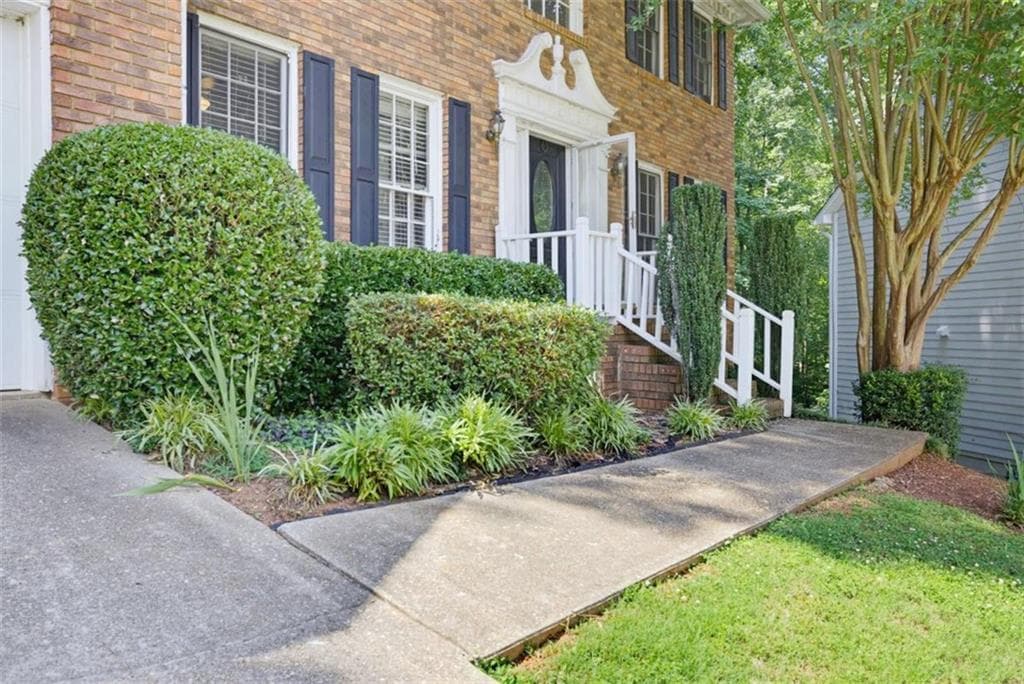 4 bedroom, 3 bathroom, 2,238 sq ft single family residence for sale at 805 Connell Lane, Lawrenceville, GA 30044 — photo 4